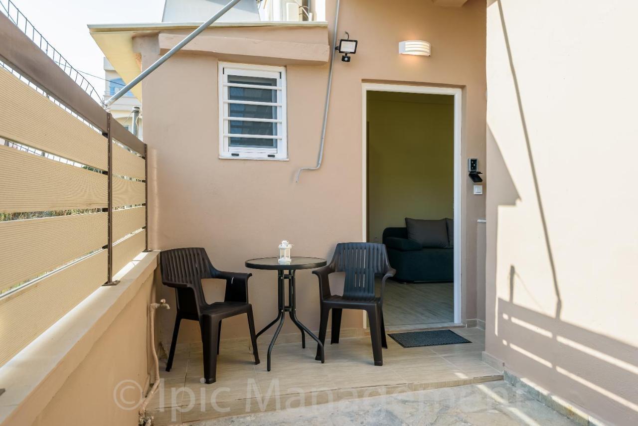 Anna's 'nea Chora' Apartment